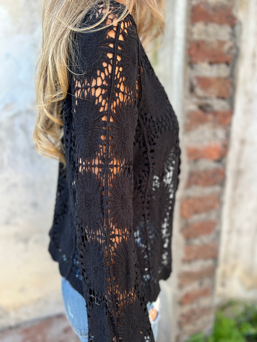 Jenny – Haftowany kardigan z dekoltem w serek